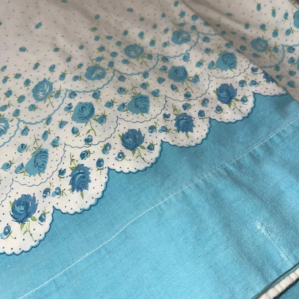 Vintage Flower Floral Standard Set Of 2 Pillowcases Pre Owned Blue White